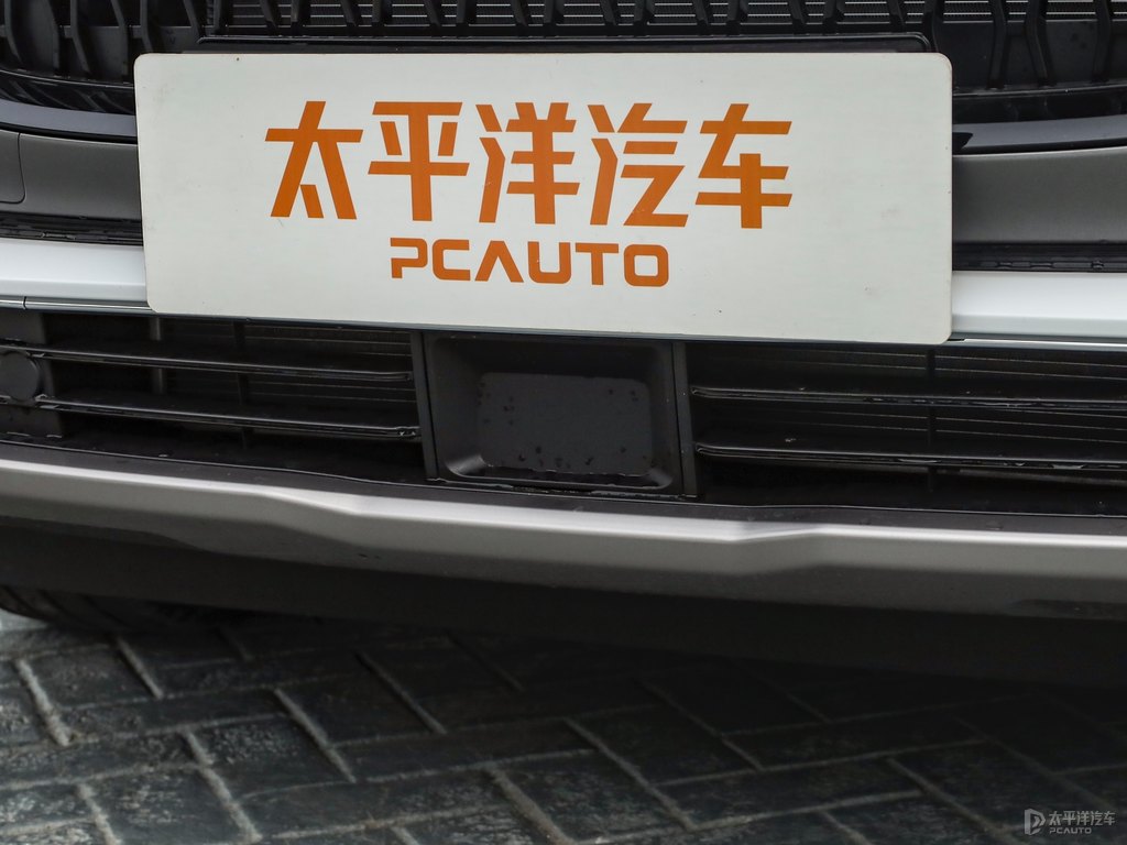 珍珠白瑞虎8車頭外觀圖片