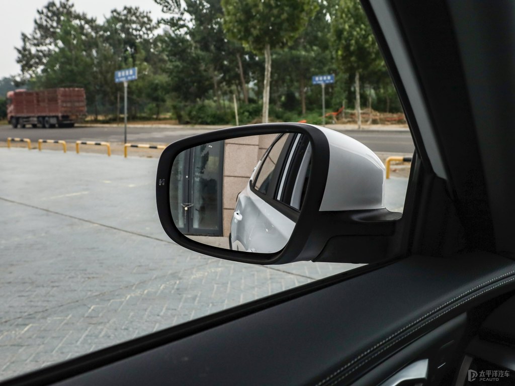 珍珠白瑞虎8車(chē)身外觀圖片