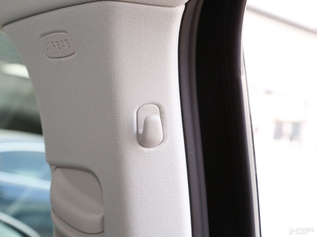 魅影黑邁騰車廂內(nèi)飾圖片