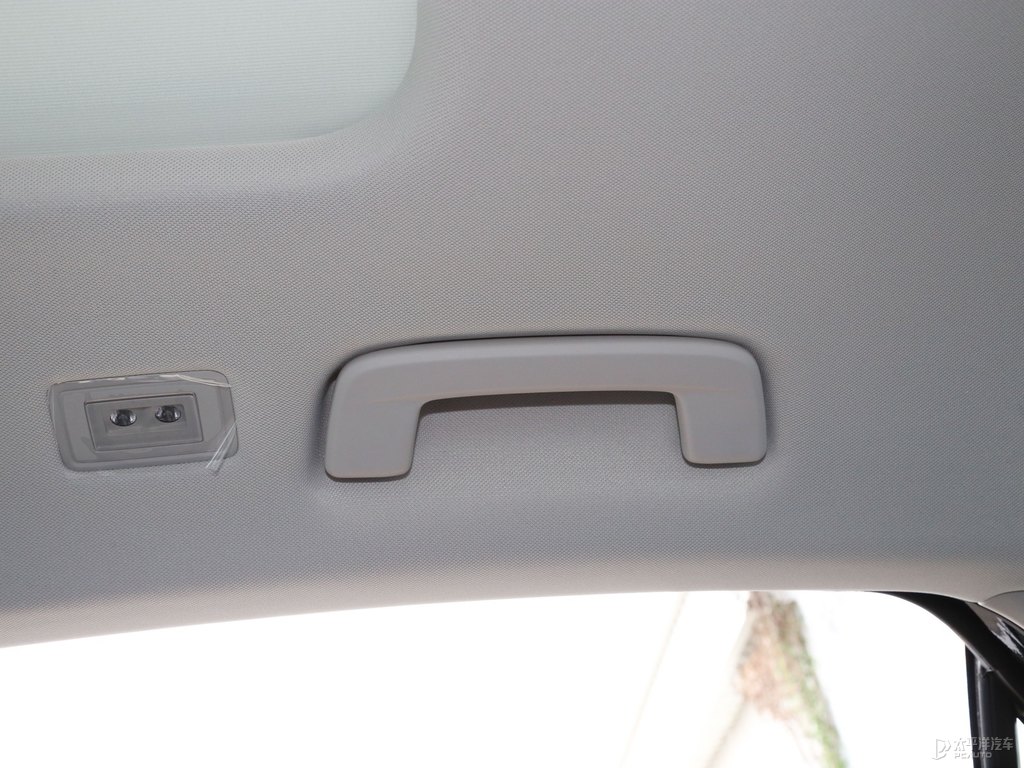 魅影黑邁騰車廂內(nèi)飾圖片