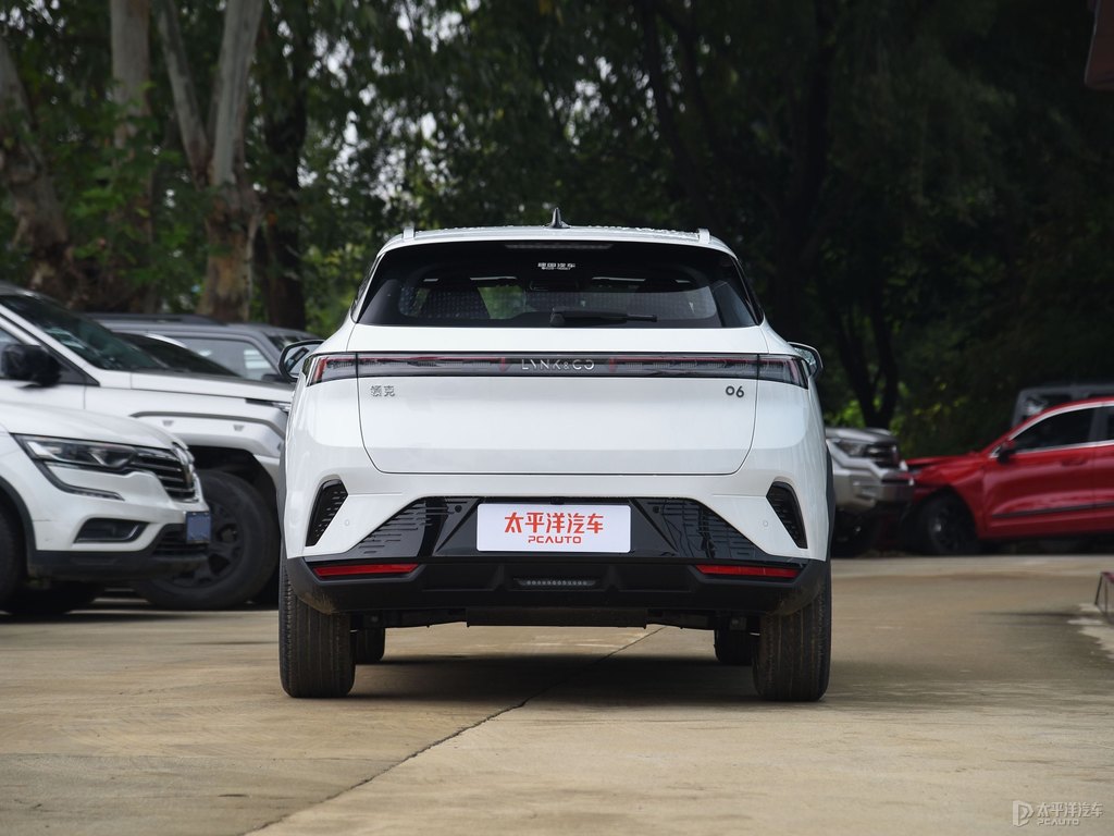 銀鹽白領(lǐng)克06整車外觀外觀圖片
