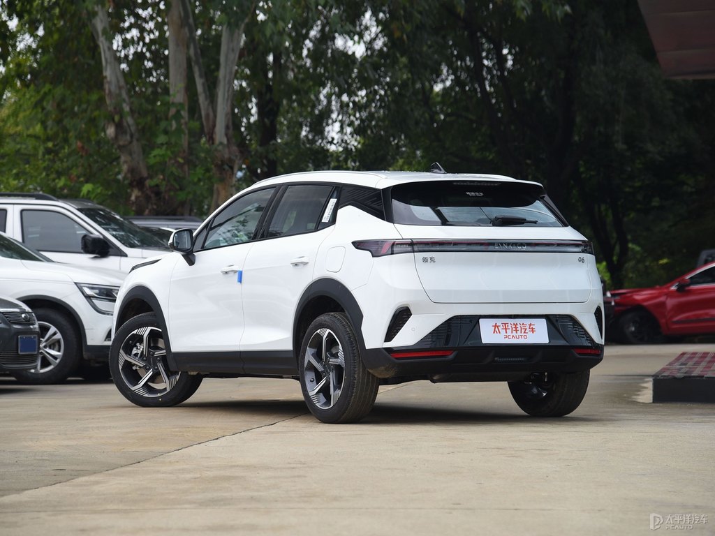 銀鹽白領(lǐng)克06整車外觀外觀圖片