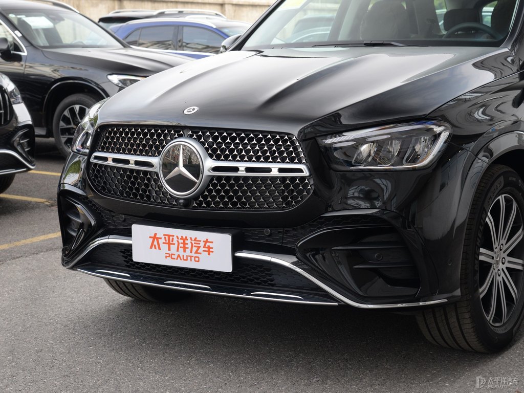曜巖黑奔馳GLE車頭外觀圖片