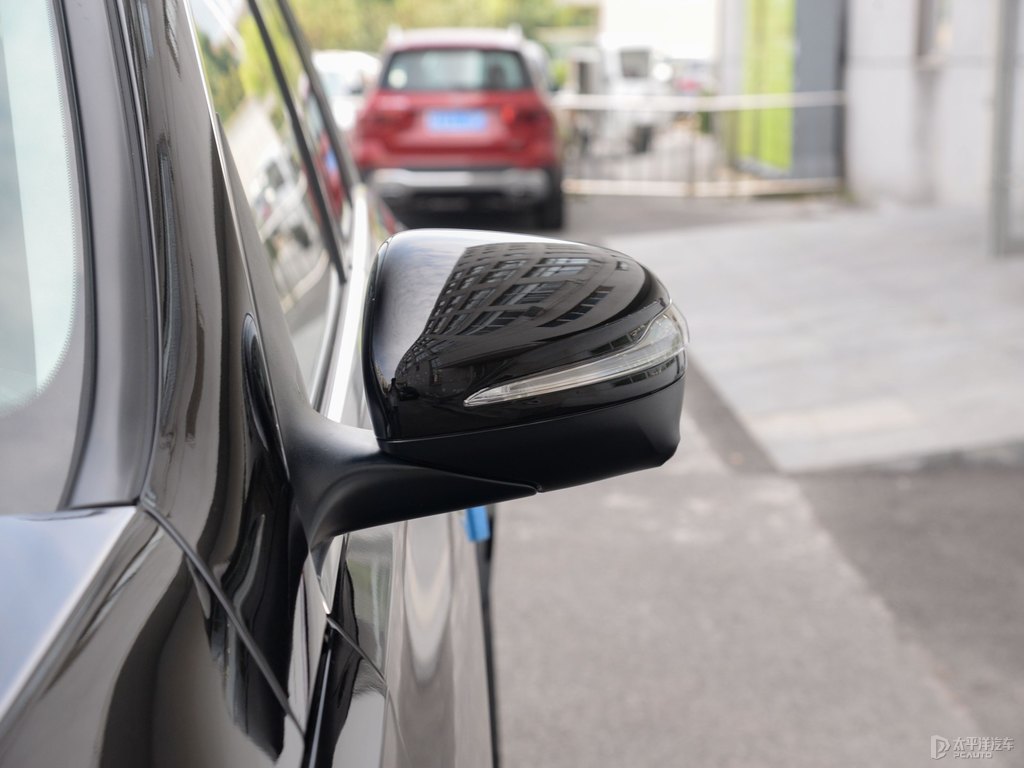 曜巖黑奔馳GLE車身外觀圖片