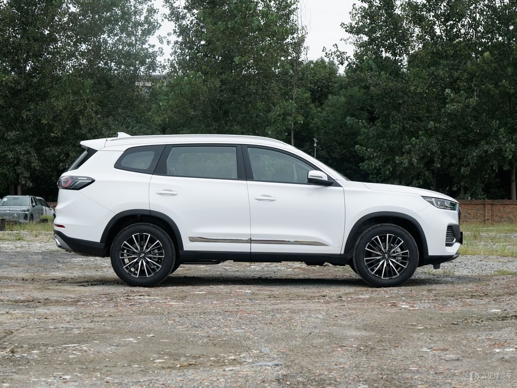 珍珠白瑞虎8整車外觀外觀圖片