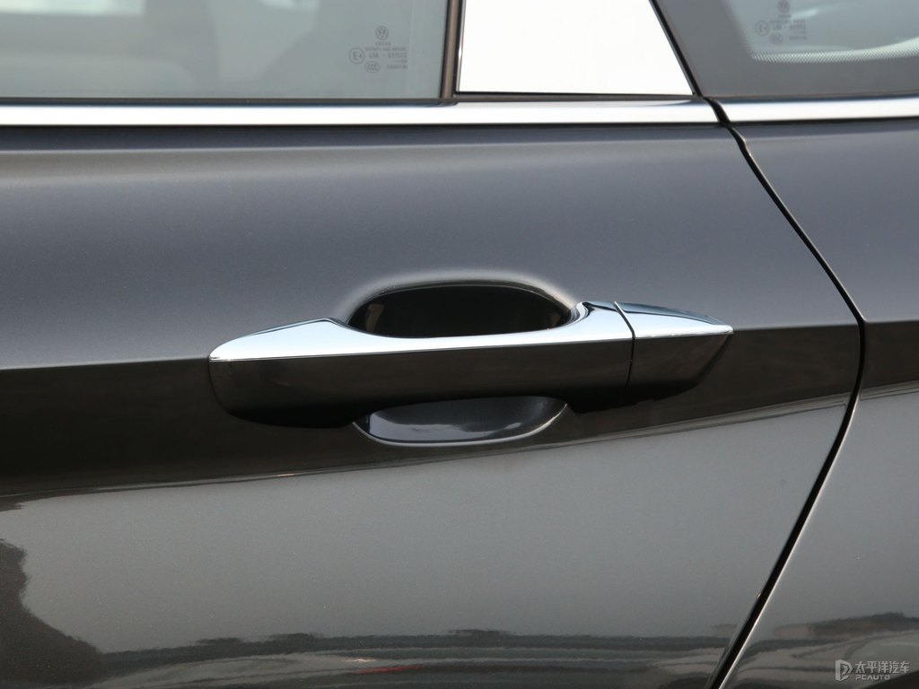 錳石黑速騰車(chē)身外觀(guān)圖片