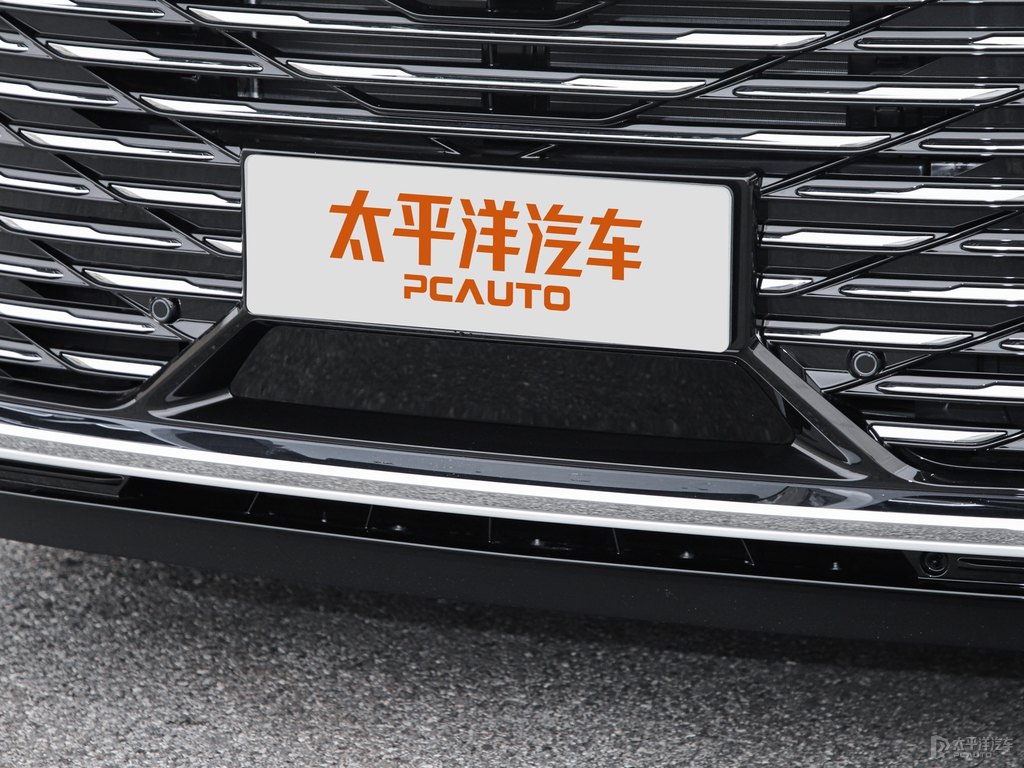 珍珠白別克GL8車頭外觀圖片