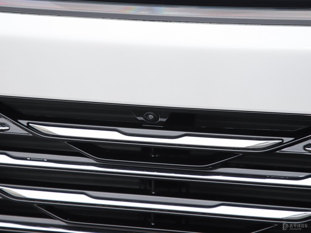 珍珠白別克GL8車頭外觀圖片