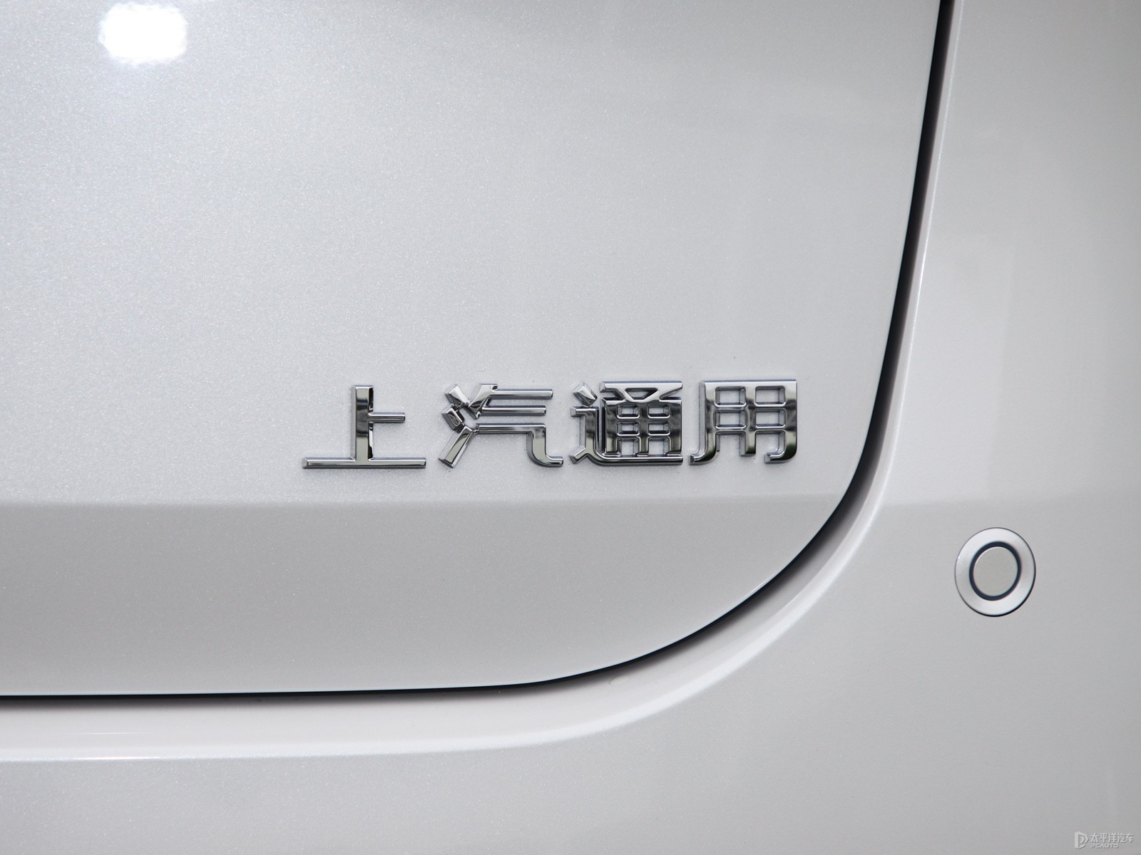 別克GL8外觀高清大圖