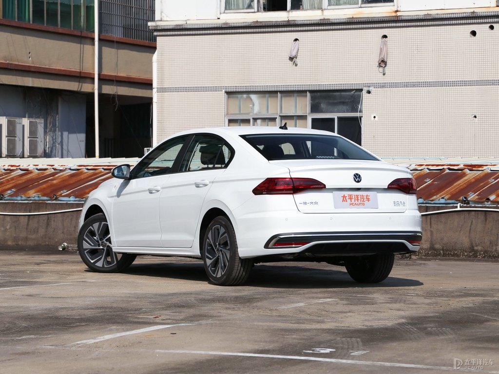 極地白寶來整車外觀外觀圖片