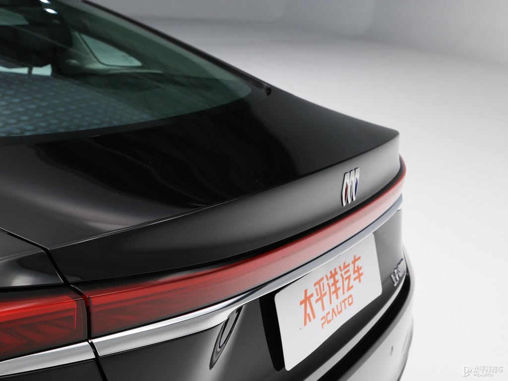 郎黑君越車尾外觀圖片