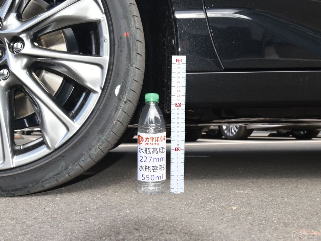墨淵黑亞洲龍車身外觀圖片