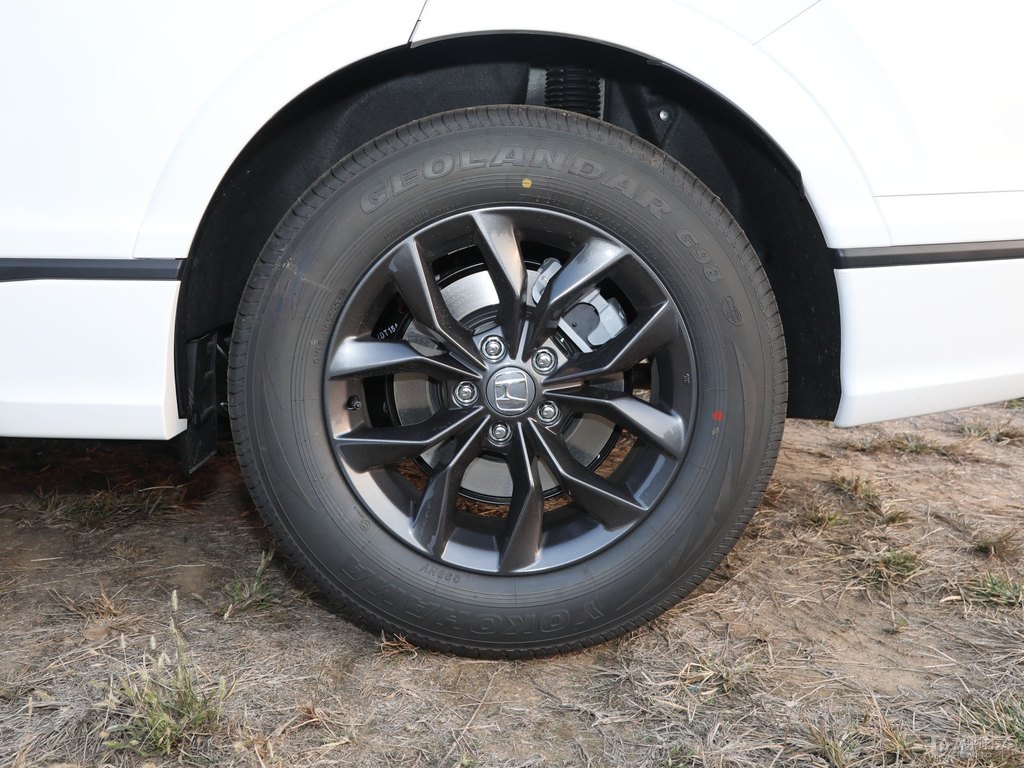 星月白皓影車身外觀圖片