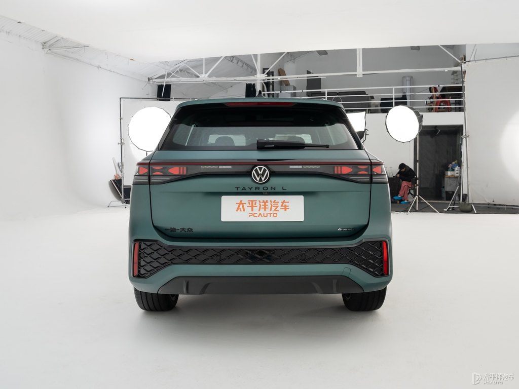 啞光云杉青探岳整車外觀外觀圖片