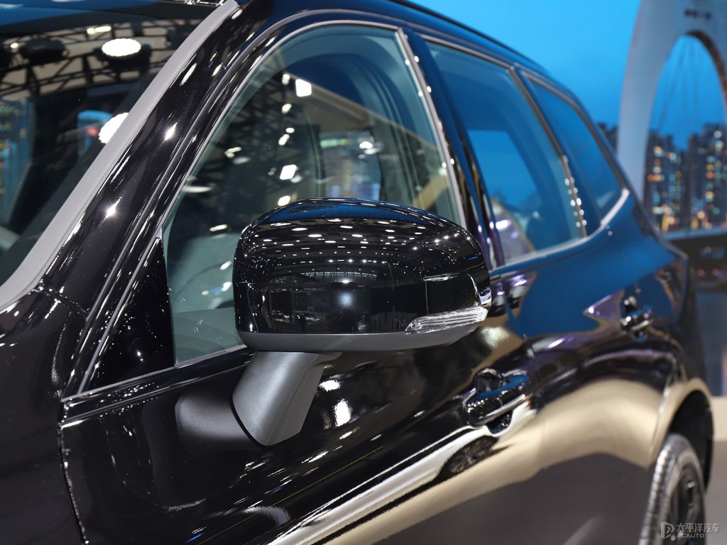 瑪瑙黑沃爾沃XC60車身外觀圖片