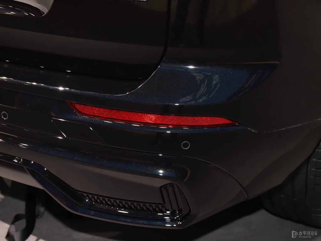 瑪瑙黑沃爾沃XC60車尾外觀圖片