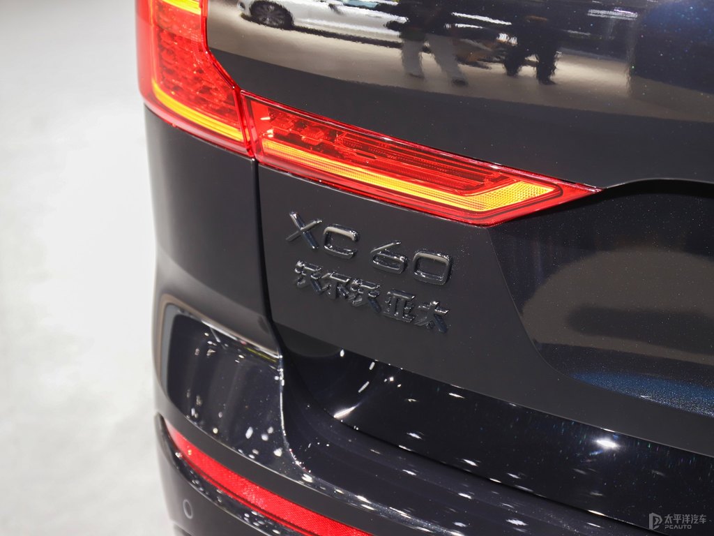 瑪瑙黑沃爾沃XC60車尾外觀圖片