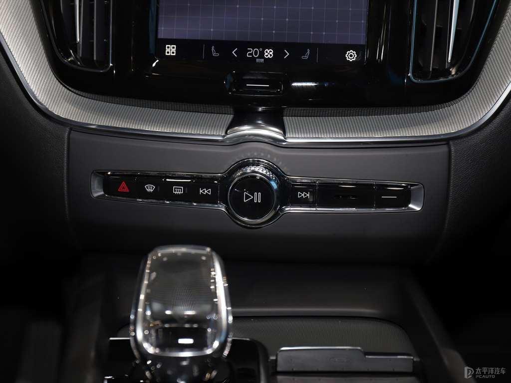 瑪瑙黑沃爾沃XC60中控內(nèi)飾圖片