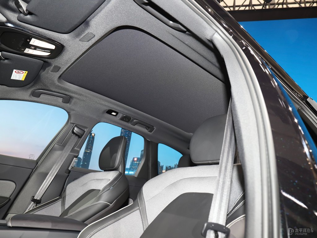 瑪瑙黑沃爾沃XC60車廂內(nèi)飾圖片