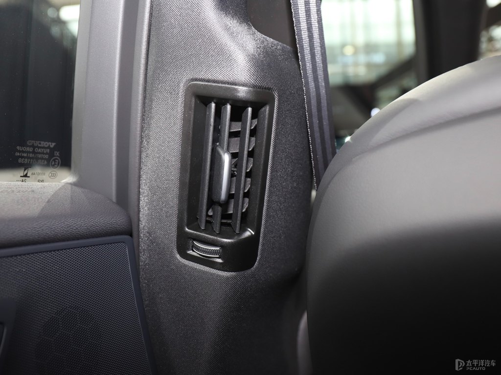 瑪瑙黑沃爾沃XC60車廂內(nèi)飾圖片