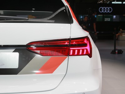 奧迪RS 6 車尾設(shè)計(jì)