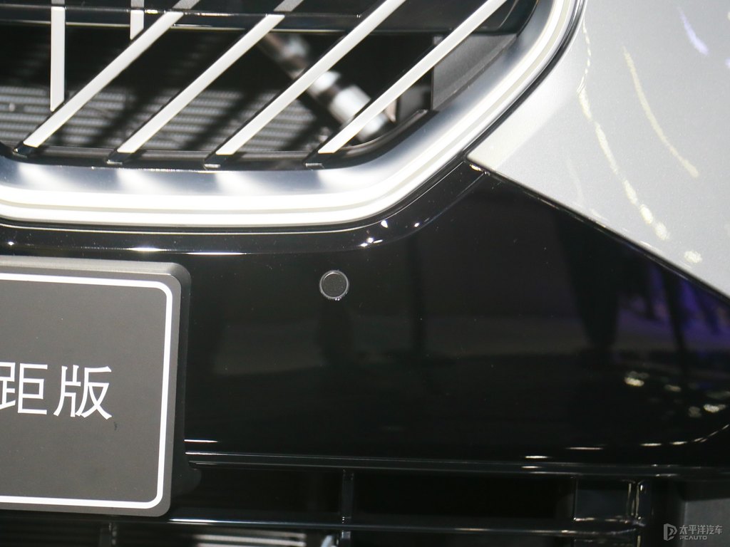 摩天灰寶馬X3車頭外觀圖片
