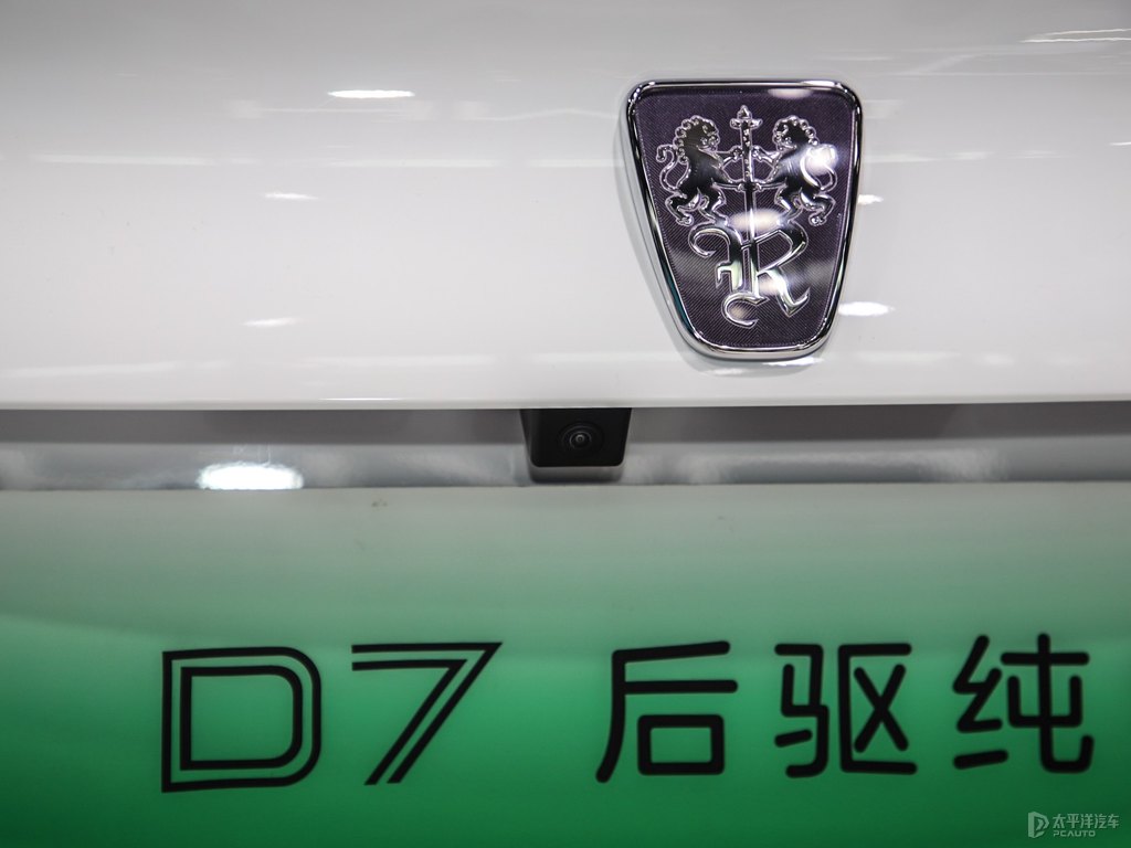 sD7DƬ