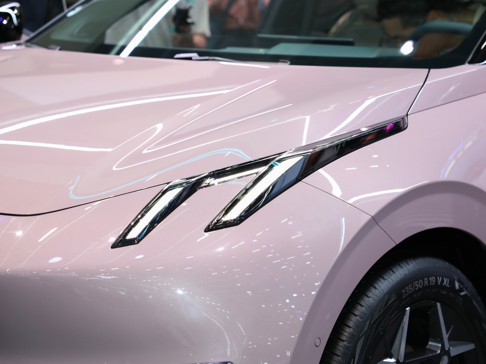 領(lǐng)克Z20車展高清大圖