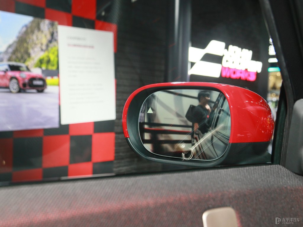 MINI JCW COUNTRYMANDƬ