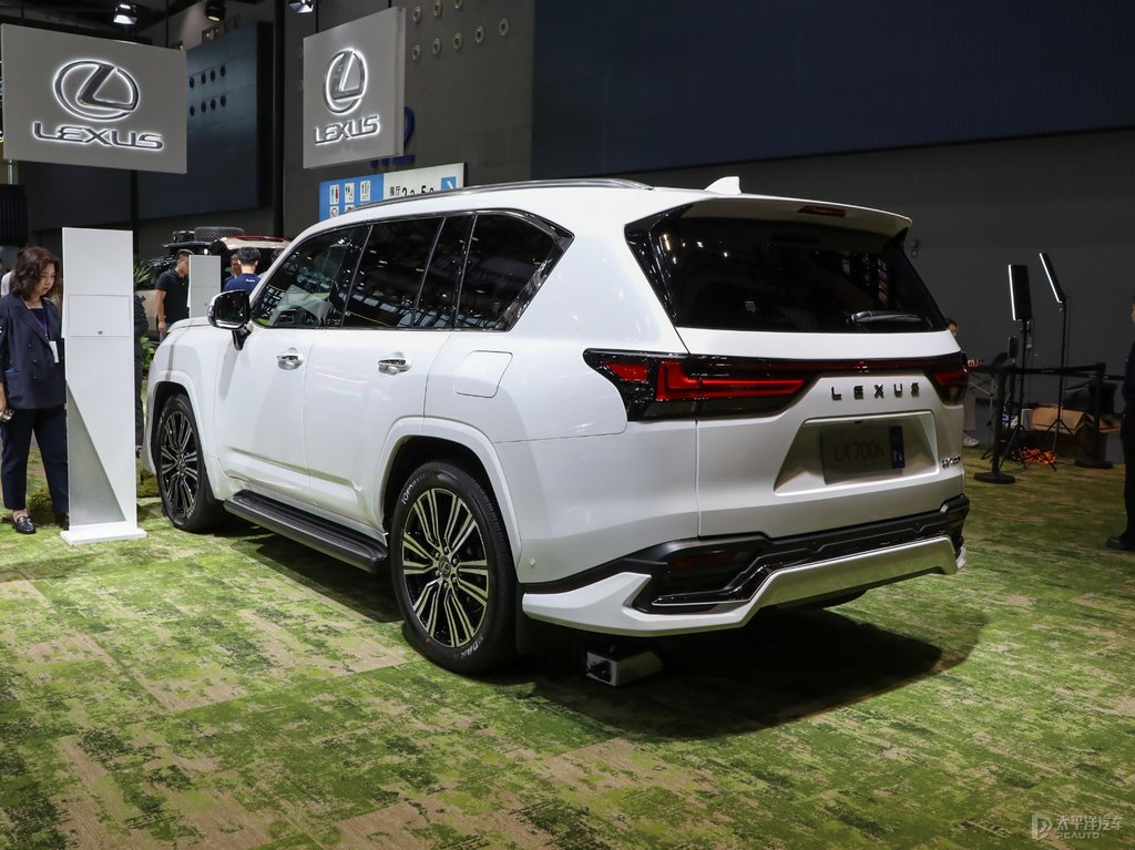 超音速石英白雷克薩斯LX整車外觀外觀圖片
