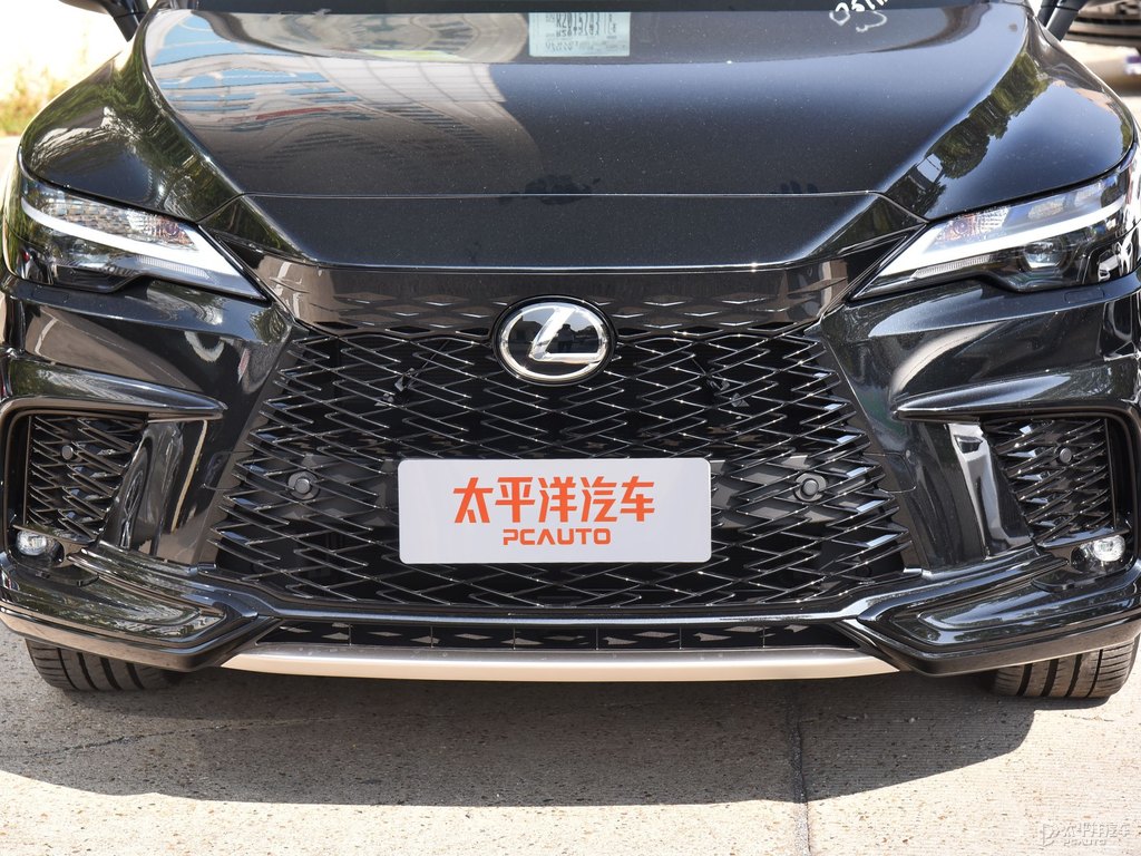至臻黑雷克薩斯RX車頭外觀圖片