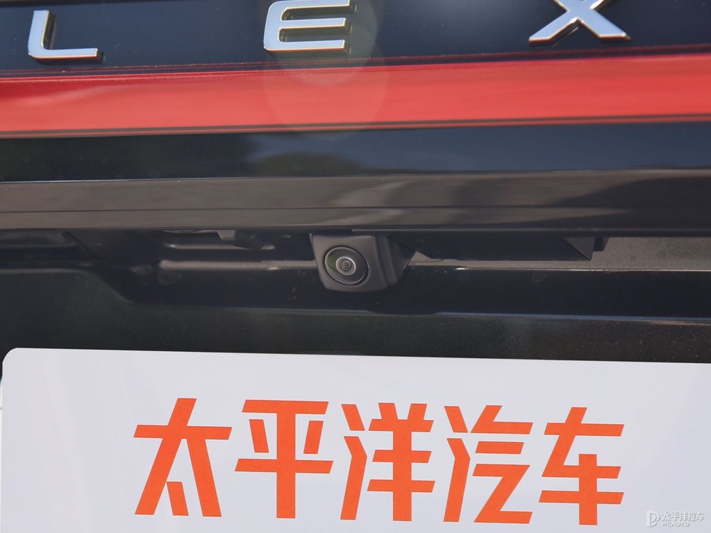 至臻黑雷克薩斯RX車尾外觀圖片