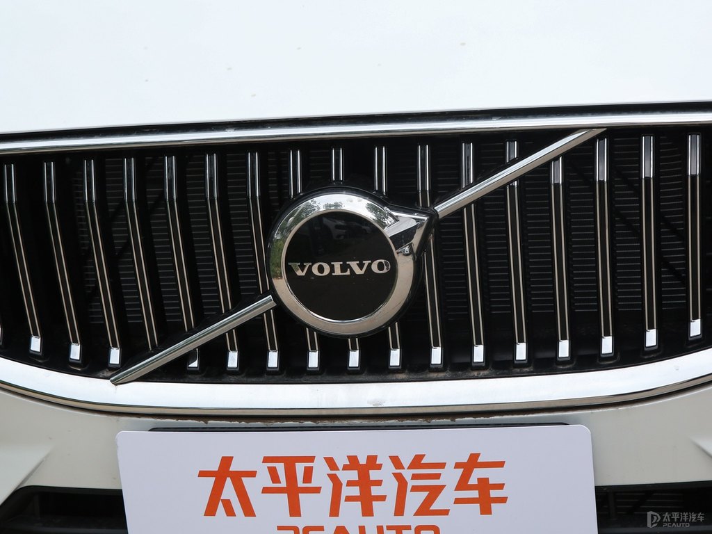 水晶白沃爾沃XC60車(chē)頭外觀圖片