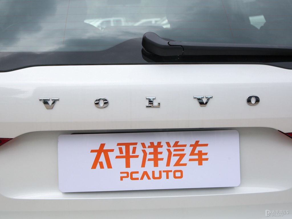 水晶白沃爾沃XC60車尾外觀圖片