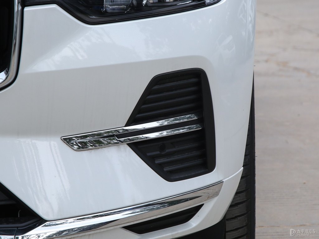 水晶白沃爾沃XC60車頭外觀圖片