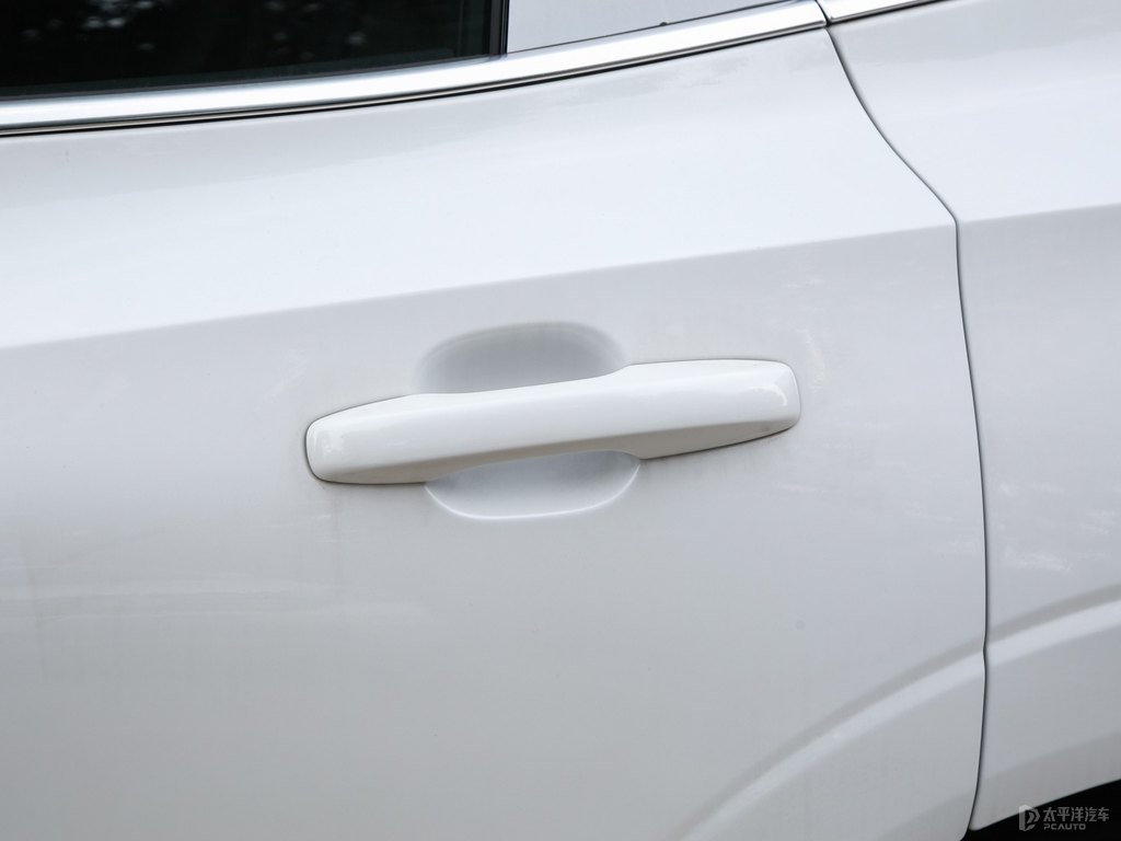 水晶白沃爾沃XC60車身外觀圖片