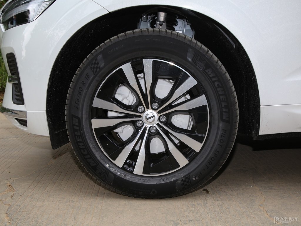 水晶白沃爾沃XC60車身外觀圖片