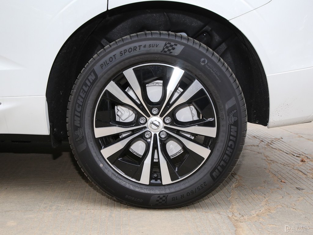 水晶白沃爾沃XC60車身外觀圖片