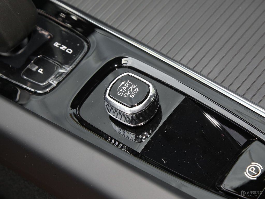 水晶白沃爾沃XC60中控內(nèi)飾圖片