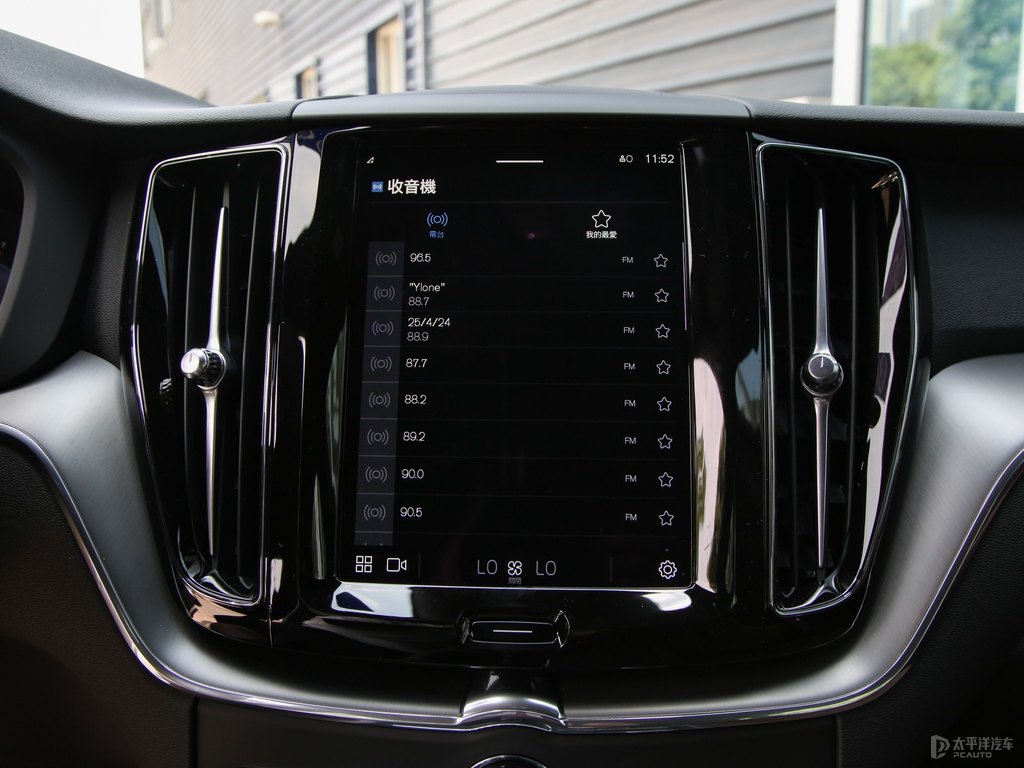 水晶白沃爾沃XC60中控內(nèi)飾圖片