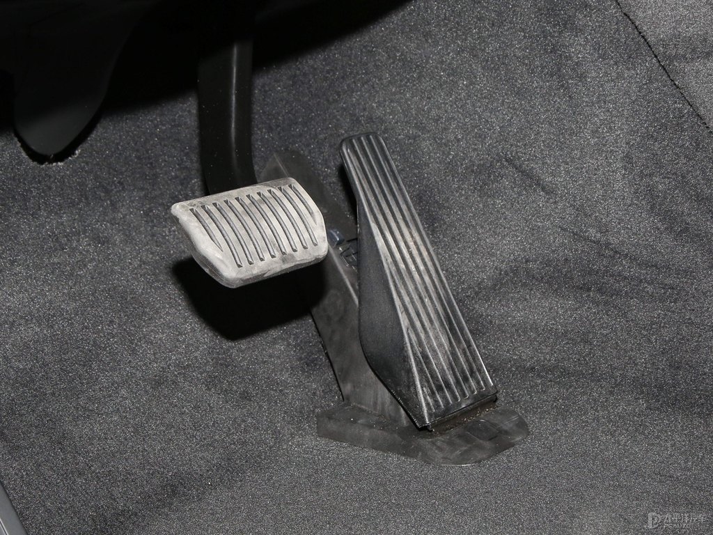 水晶白沃爾沃XC60中控內(nèi)飾圖片