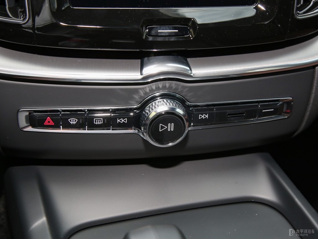 水晶白沃爾沃XC60中控內(nèi)飾圖片
