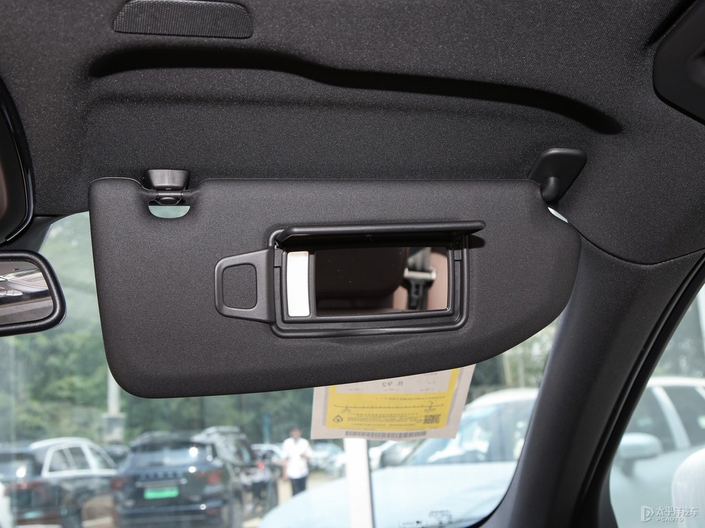 水晶白沃爾沃XC60車廂內(nèi)飾圖片