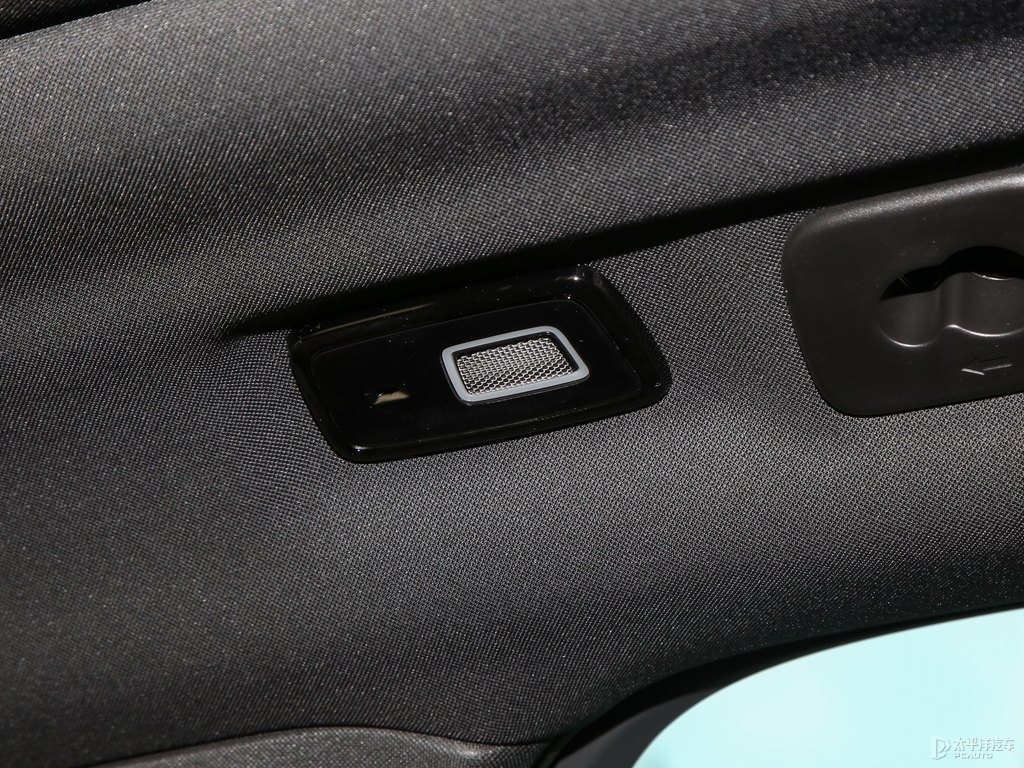 水晶白沃爾沃XC60車廂內(nèi)飾圖片