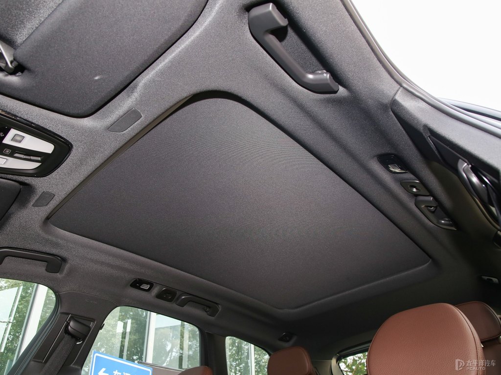 水晶白沃爾沃XC60車廂內(nèi)飾圖片