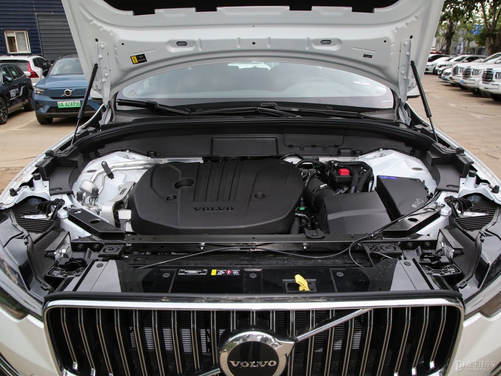 水晶白沃爾沃XC60發(fā)動(dòng)機(jī)其它細(xì)節(jié)圖片