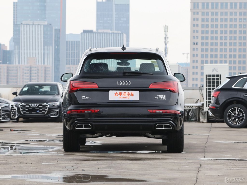 傳奇黑奧迪Q5L整車外觀外觀圖片