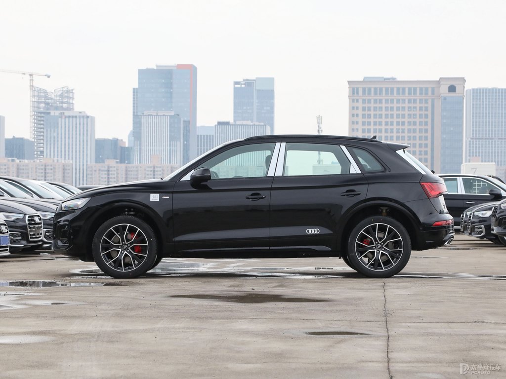 傳奇黑奧迪Q5L整車(chē)外觀外觀圖片