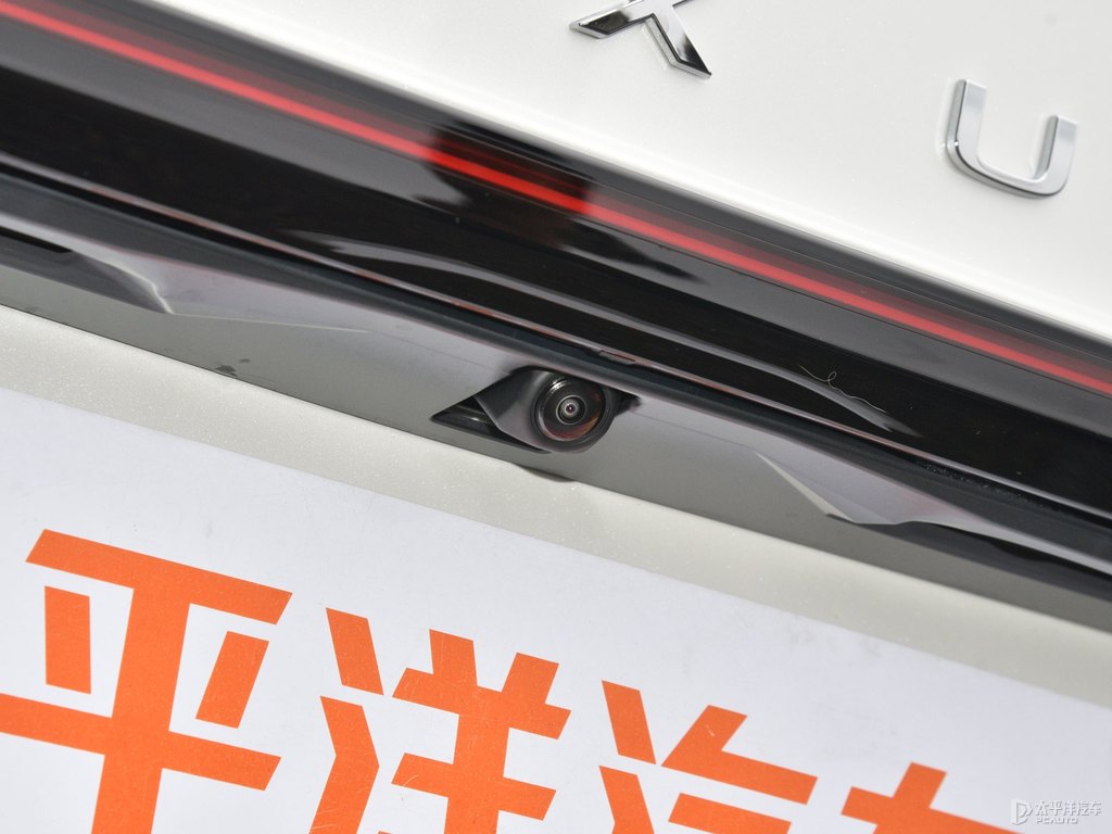 超音速石英白雷克薩斯ES車尾外觀圖片