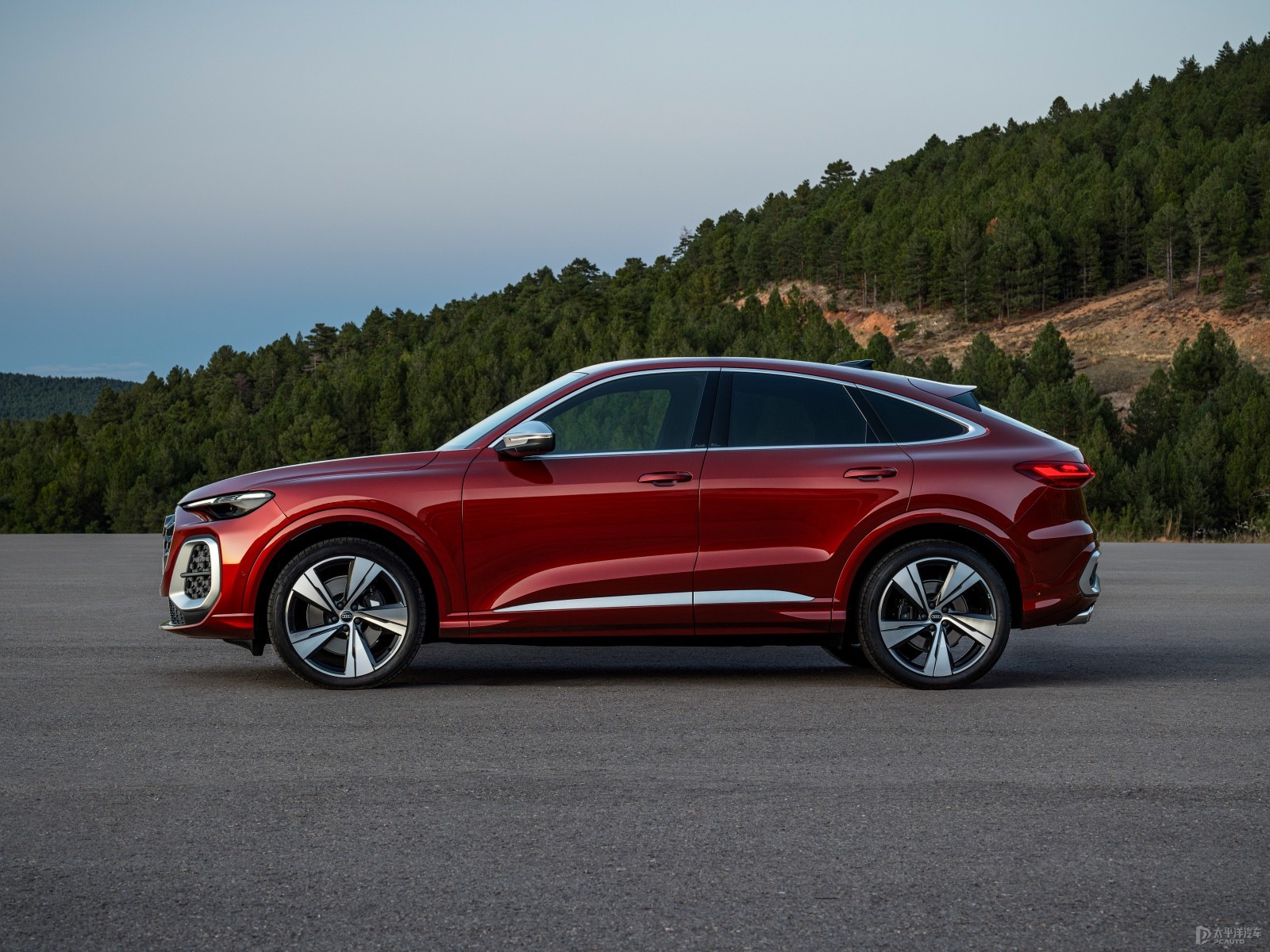 奧迪SQ5 Sportback外觀高清大圖